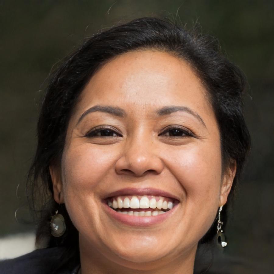 Katharina Bergmann, Senior Finanzanalystin